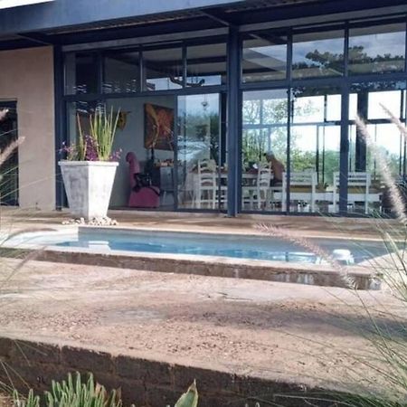 Hackberry House Black Thorn Cottage, Off Grid Khemsbok Экстерьер фото