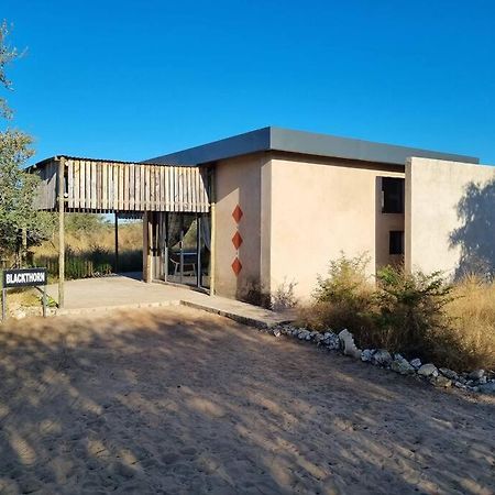 Hackberry House Black Thorn Cottage, Off Grid Khemsbok Экстерьер фото