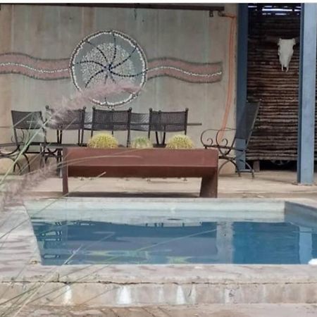 Hackberry House Black Thorn Cottage, Off Grid Khemsbok Экстерьер фото
